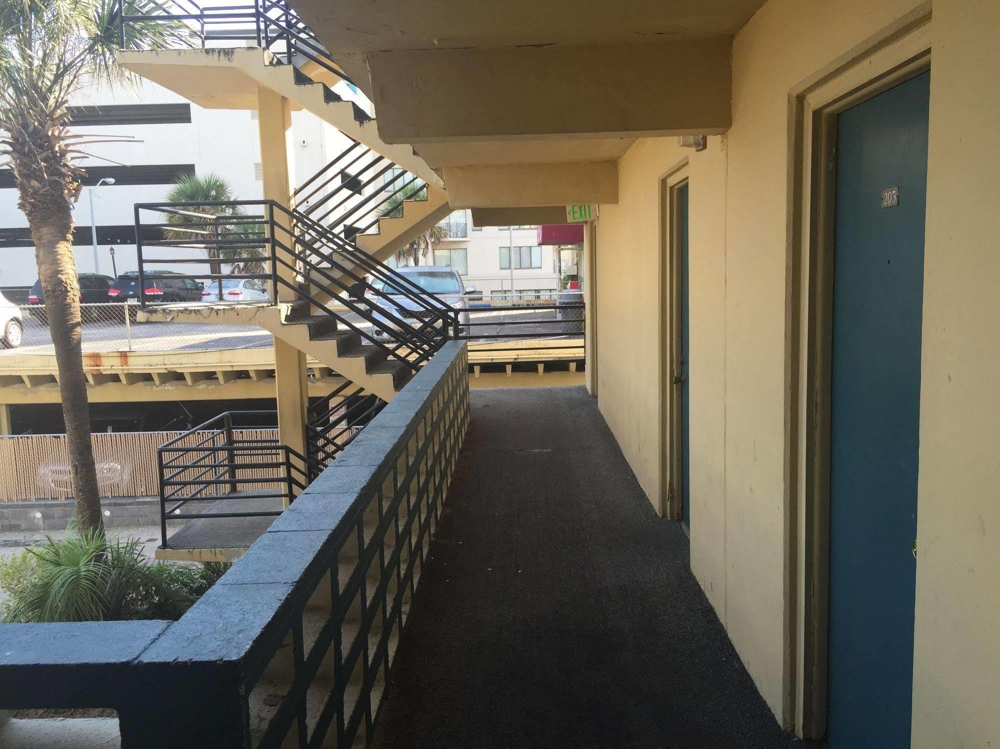 Beach Walk Hotel Myrtle Beach Exterior photo
